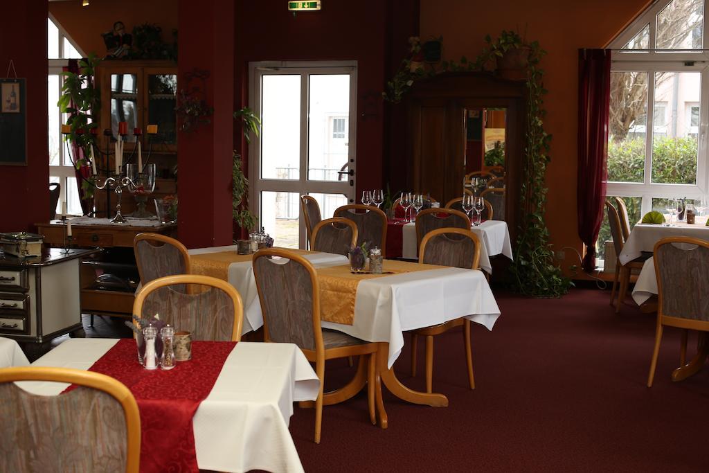 Hotel Taunus Residence Bad Camberg Exterior photo